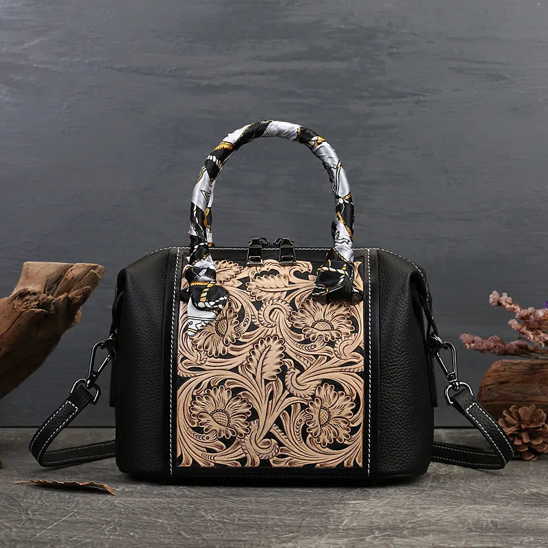 Genuine leather messenger bag in European American retro style with textured cowhide exterior and multiple internal pockets