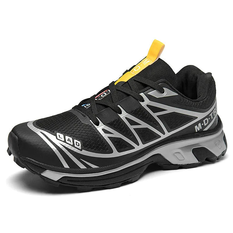 Leisure hiking shoes in khaki colour with round toe and front lace-up design