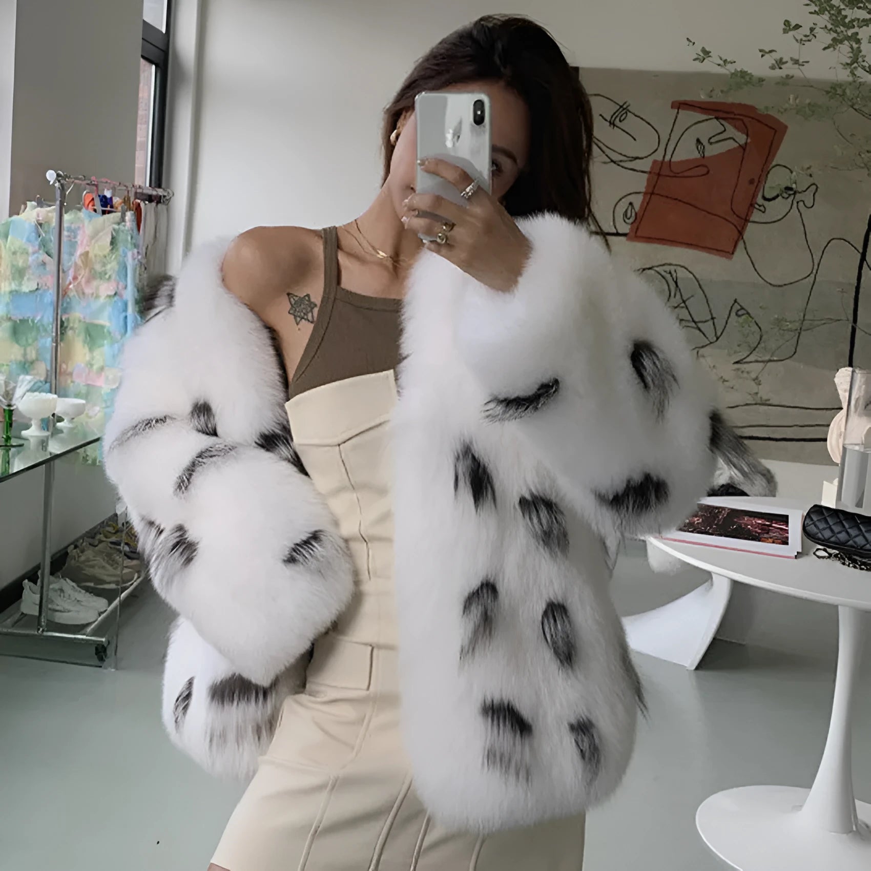 Women's black and white short faux fur coat in Korean street style, plus size.