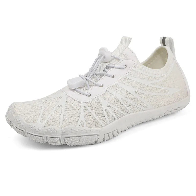 Men's and women's low-top breathable sports running shoes with a rubber sole in various colours