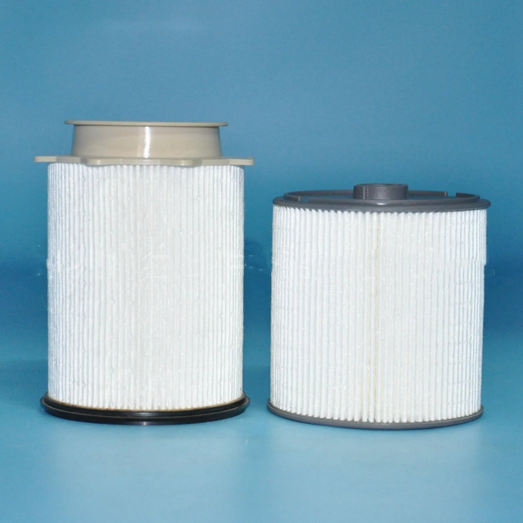 White diesel fuel filter kit for RAM 1500-5500 trucks with chemical fibre filter media