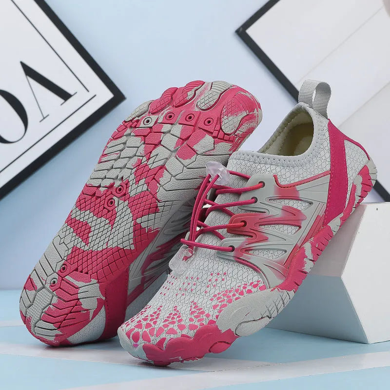 Men's and women's quick-dry wading shoes in multiple colours with mesh upper and rubber outsole.