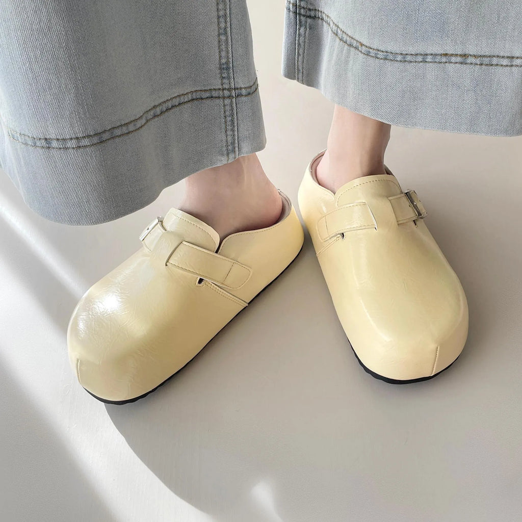 Flat buckle casual sneakers in yellow with round toe design for student commuting wear