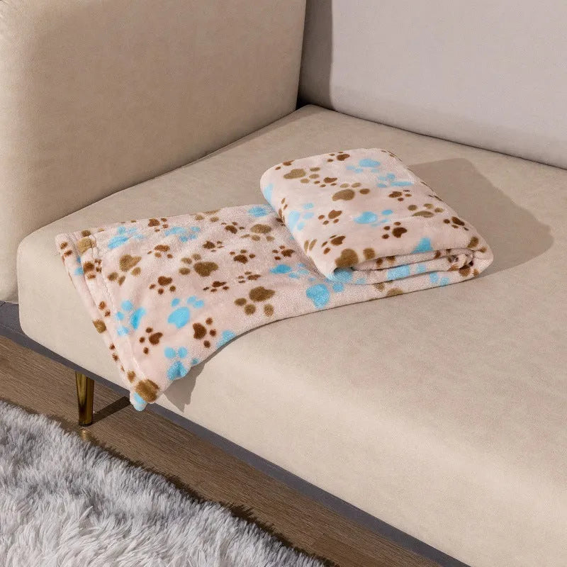 Double-sided thickened polyester dog blanket with cartoon anime pattern in blue dog colour