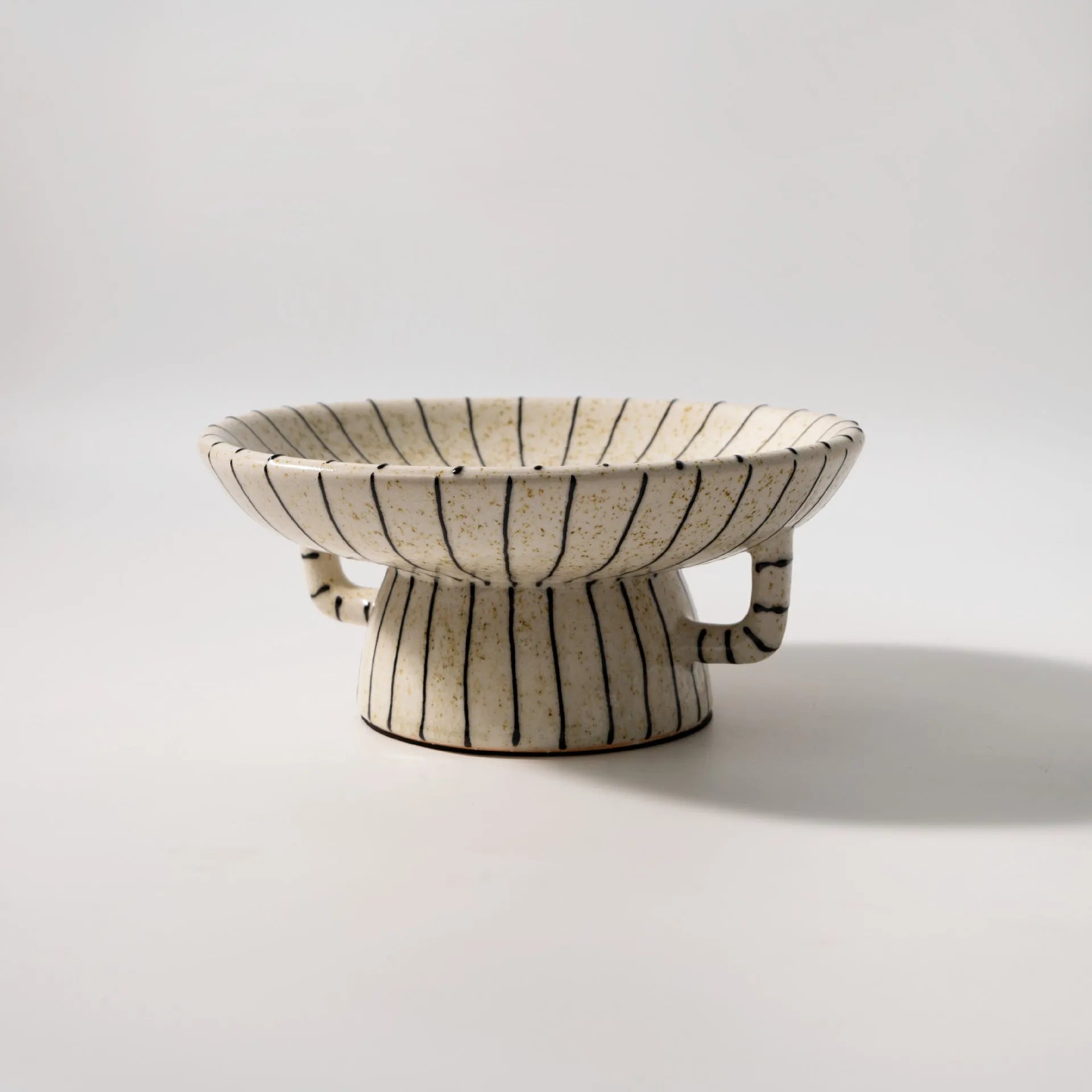 Black and white striped resin fruit plate with retro design for dessert serving