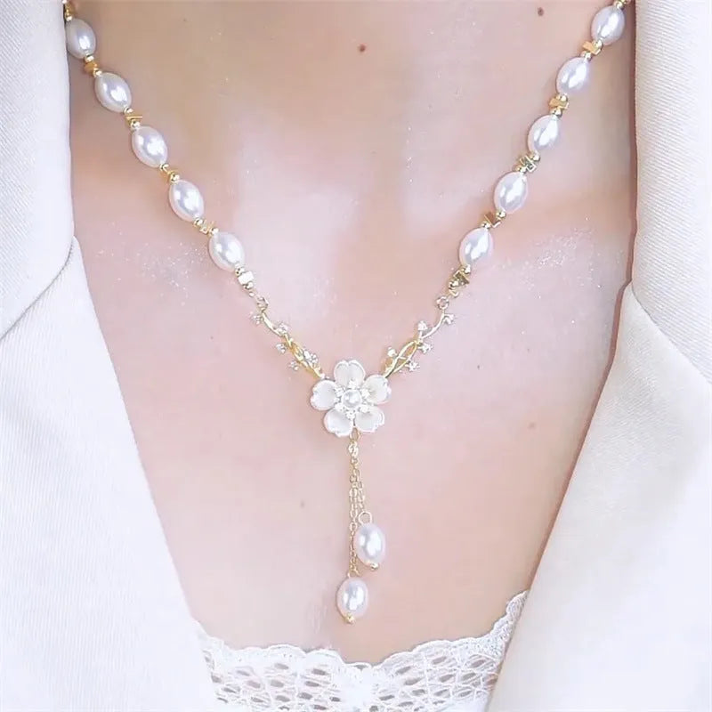 Alloy pearl chain necklace with floral rose pendant in Q9 colour variant
