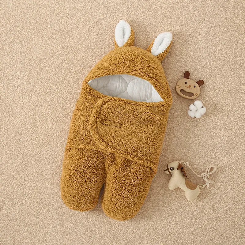 Thickened anti-shock out baby quilt in khaki with lamb velvet outer, 100% cotton inner, 45x78cm size for newborn sleeping bag use