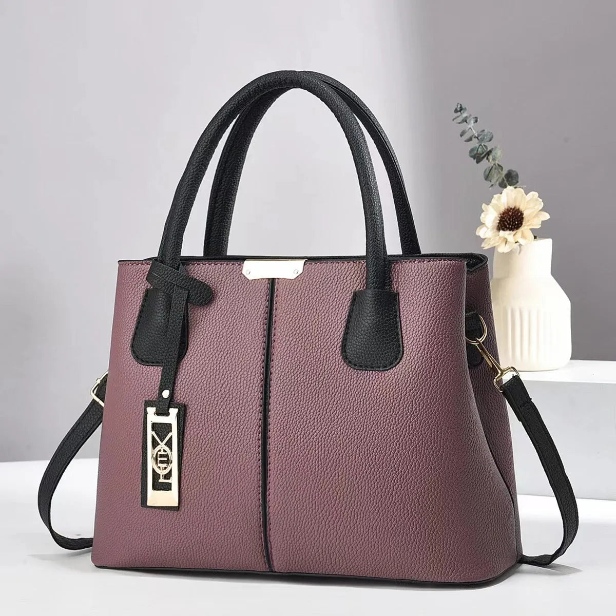 Soft PU large capacity fashion shoulder bag with leather strap in horizontal square shape