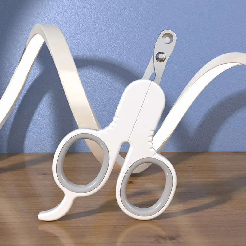 Professional pet nail clippers with curved stainless steel blades and ergonomic rubber handle for grooming cats and small dogs