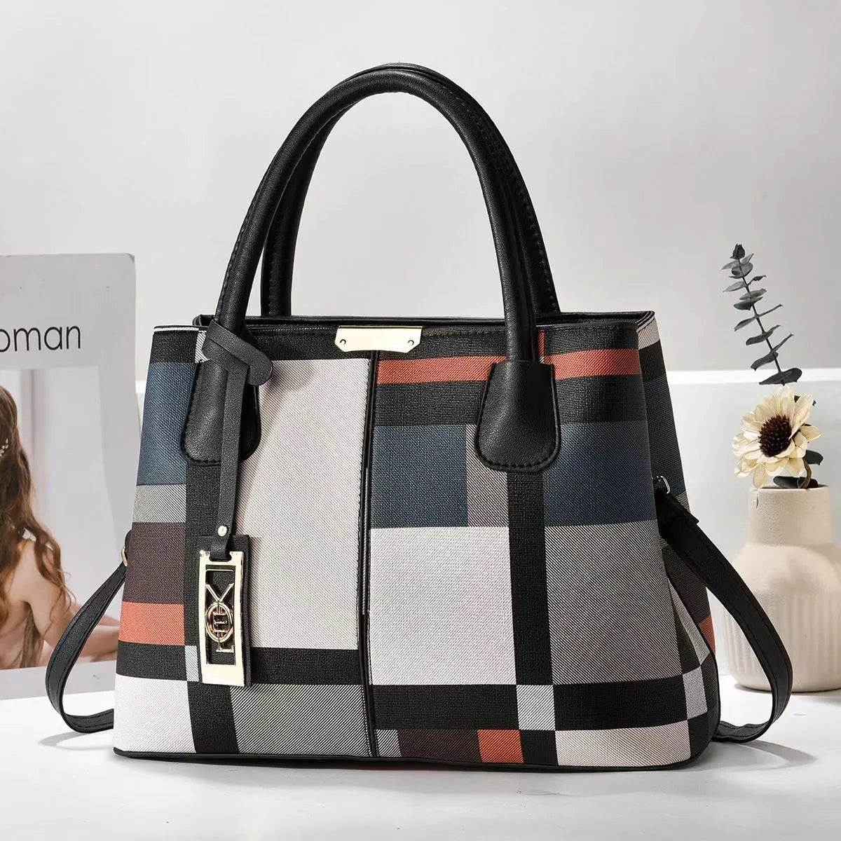 Soft PU large capacity fashion shoulder bag with leather strap in horizontal square shape