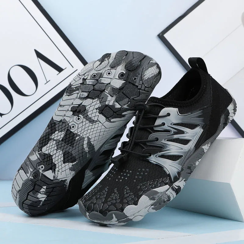 Men's and women's quick-dry wading shoes in multiple colours with mesh upper and rubber outsole.