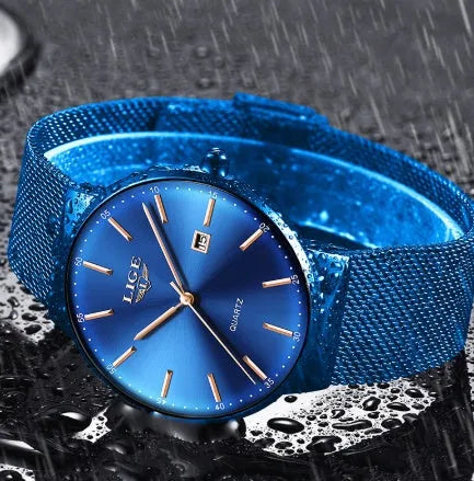 Men's stainless steel watch with 40mm dial on 24cm strap in black, blue, or black blue colours