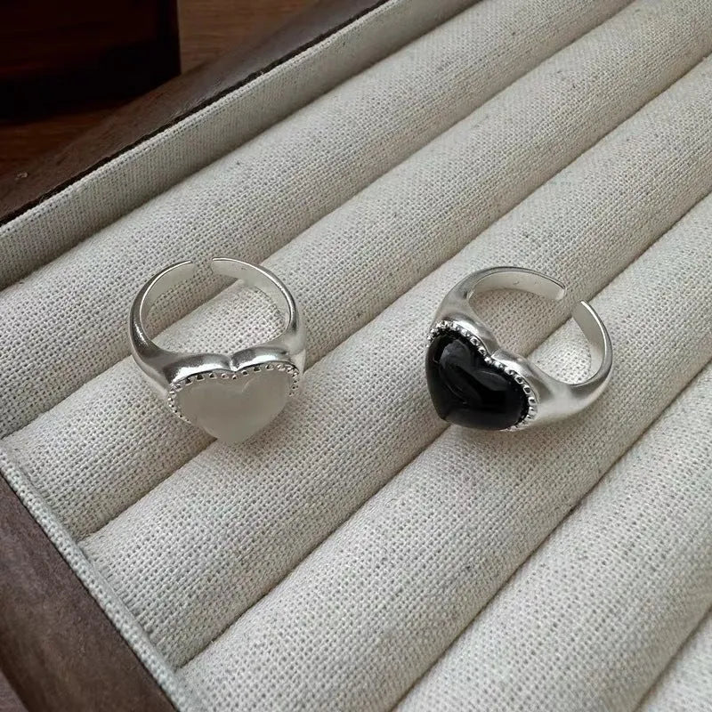 S925 sterling silver adjustable ring with black agate heart centrepiece