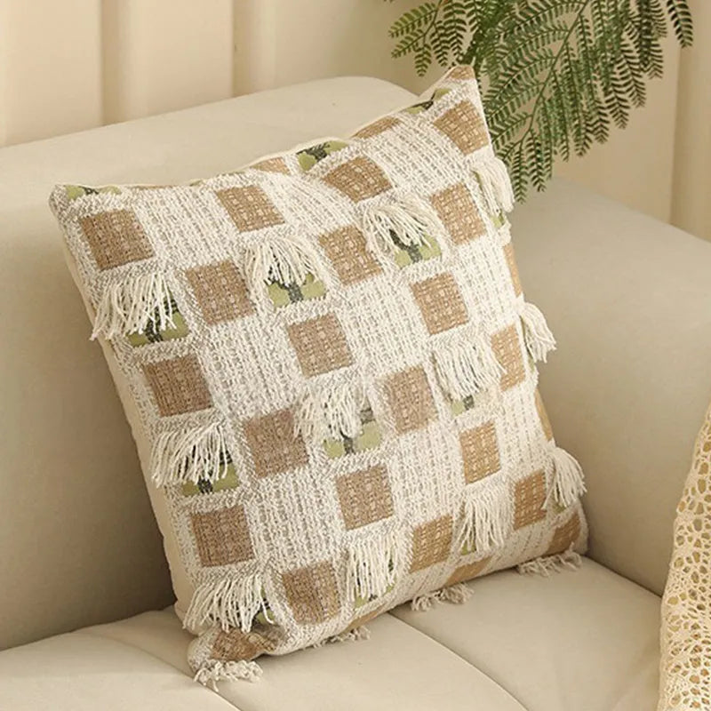 Jacquard woven cushion cover with yarn-dyed floral pattern in 45x45cm size