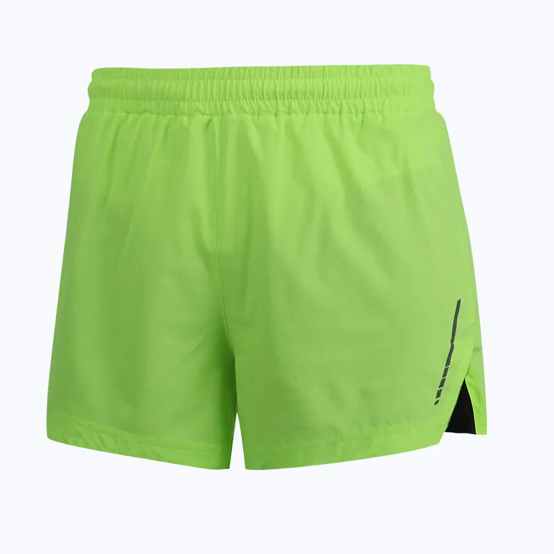 Men's quick-dry marathon running shorts in grey, straight-leg style, shown on a model.