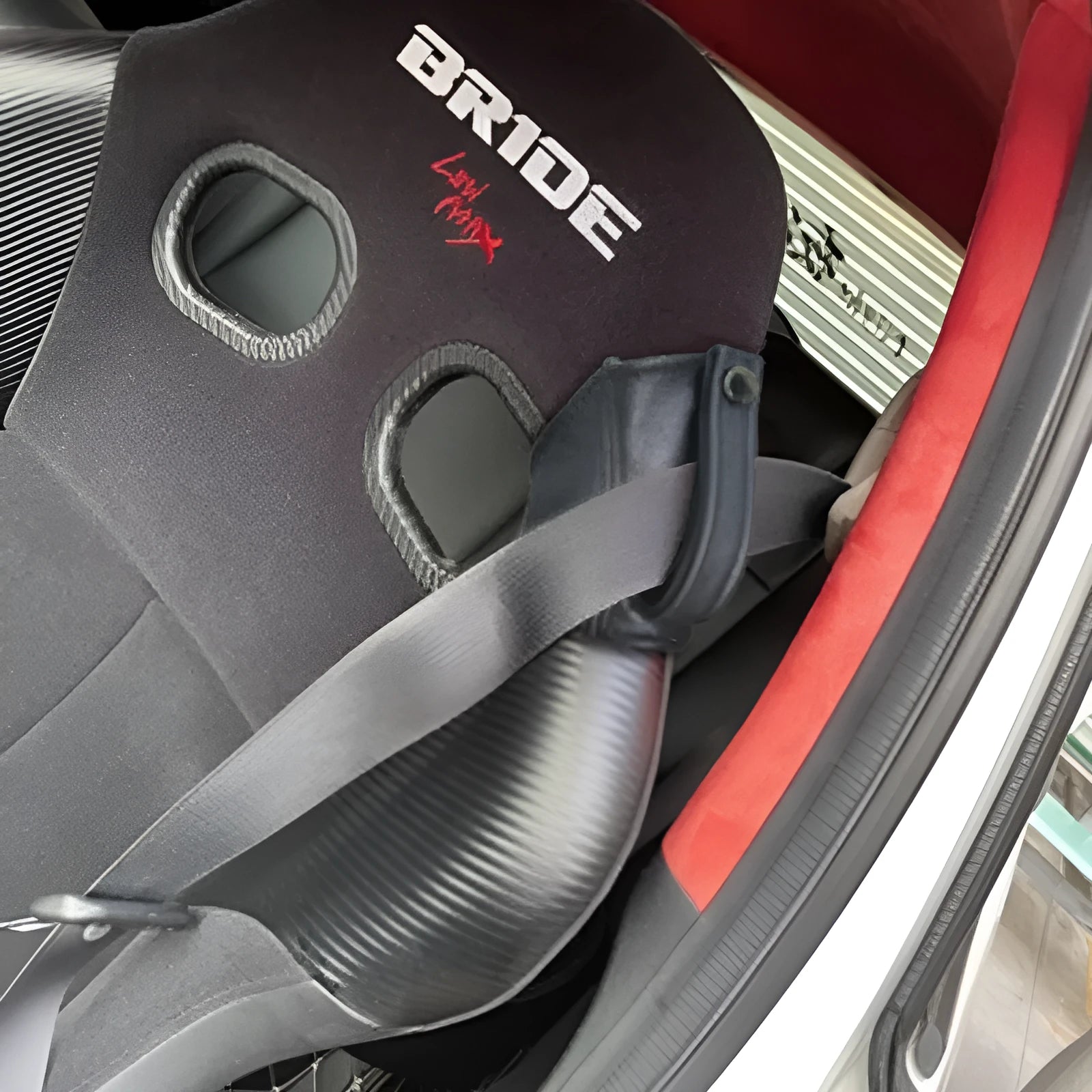 Racing seat belt leather buckle cover kit with black, red, blue, and grey straps for RECARO and Bride seats.