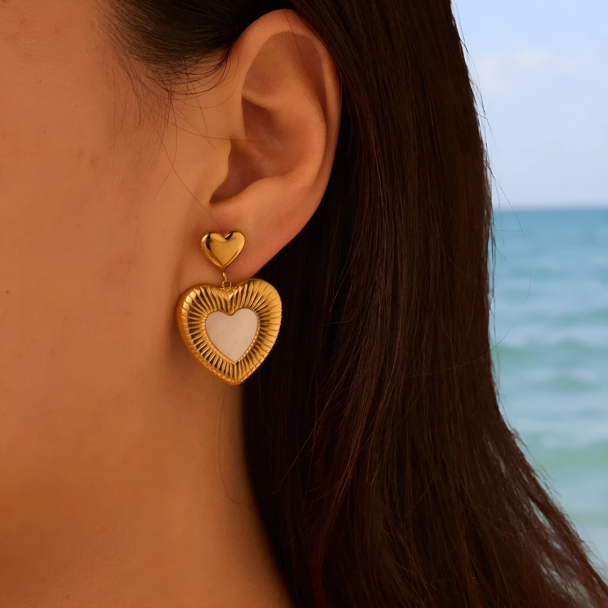 Gold-colour heart-shaped stainless steel earrings for women with electroplated finish
