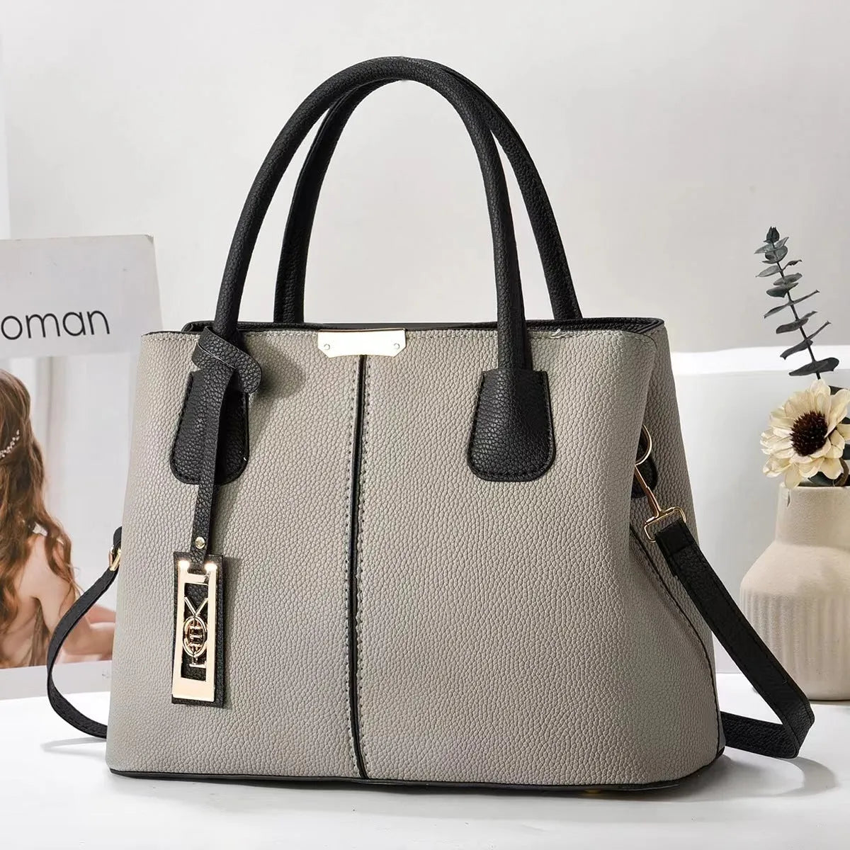 Soft PU large capacity fashion shoulder bag with leather strap in horizontal square shape