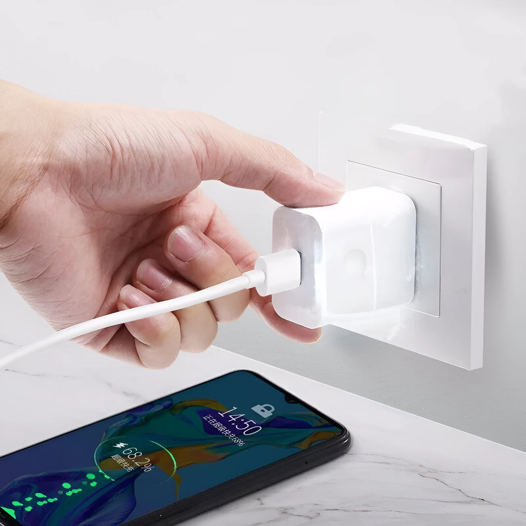 White 40W USB fast charger and 5A cable set for mobile phones with QC3.0 compatibility