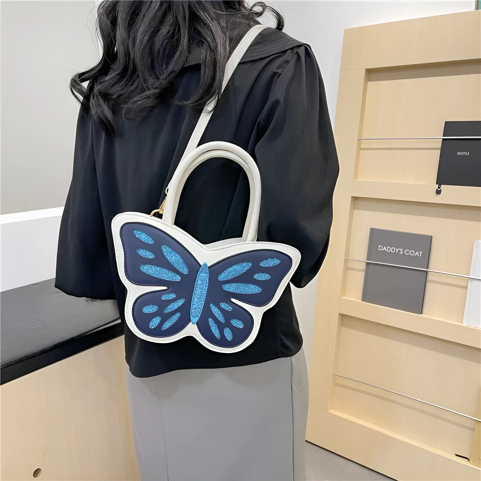 Square shaped PU crossbody shoulder bag in casual style with contrast colour detail