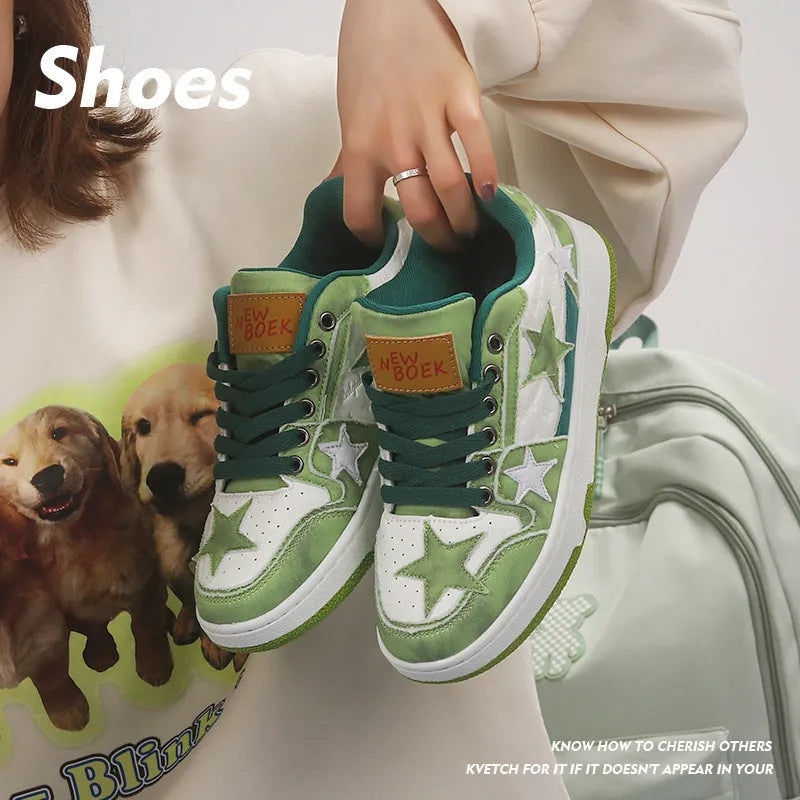 Denim skateboard shoes with round toe and lace-up closure in black, green or pink colours