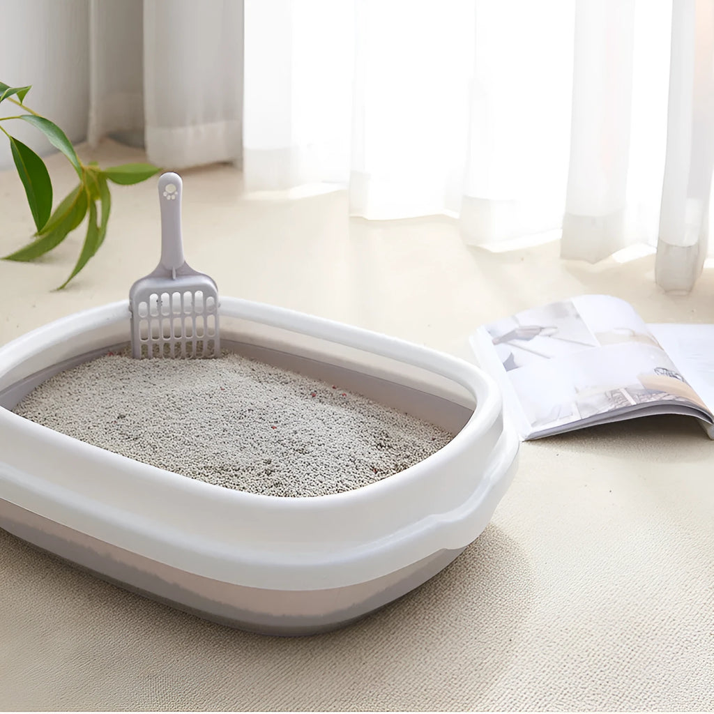Semi-closed plastic cat litter box with scoop, S size, in grey colour