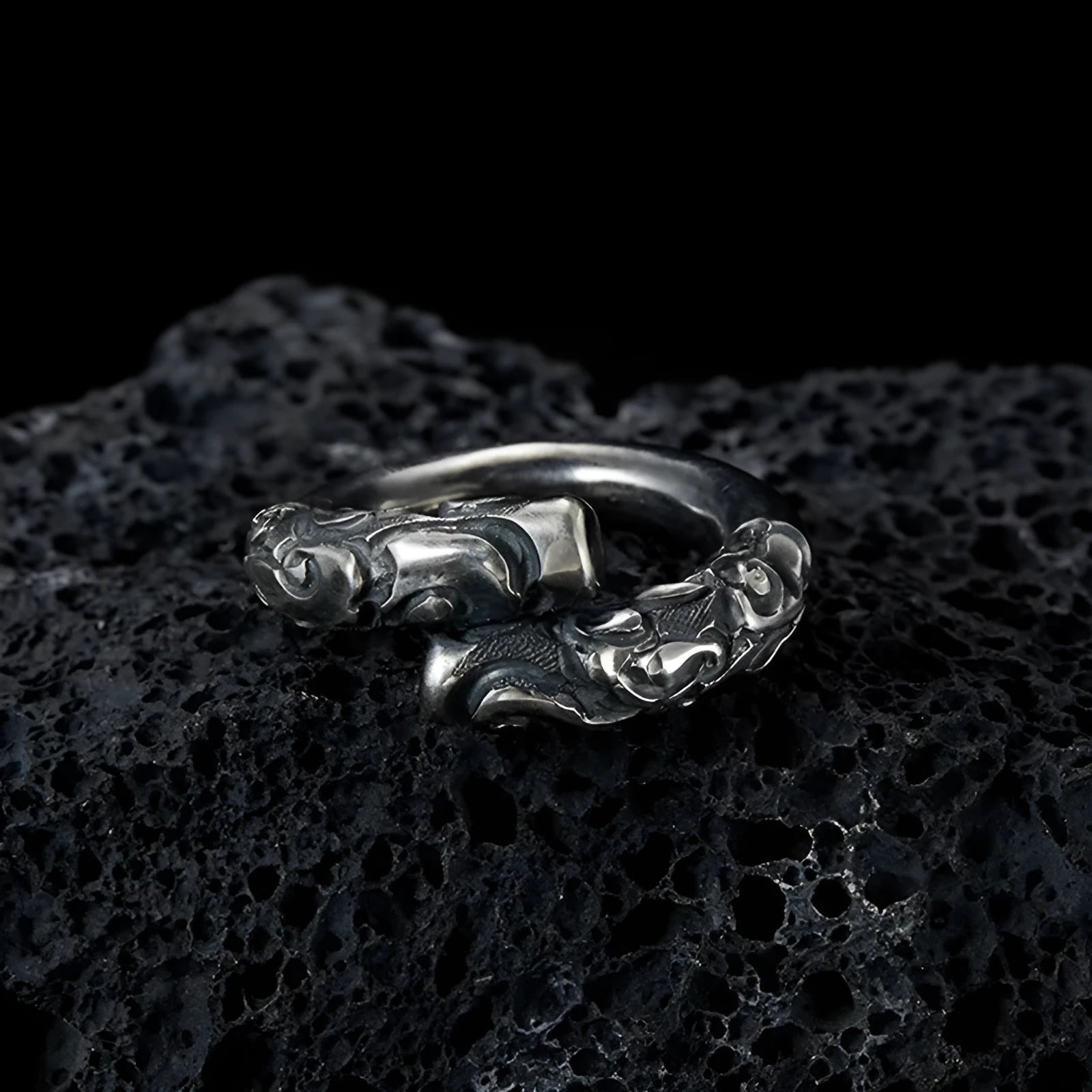 Retro Ruyi golden cudgel ring with adjustable opening, alloy, unisex geometric style
