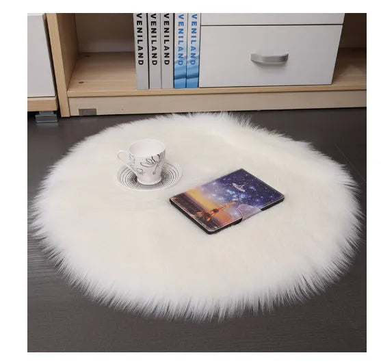 Round plush carpet floor mat in light grey, machine-woven, 50cm diameter suitable for living room