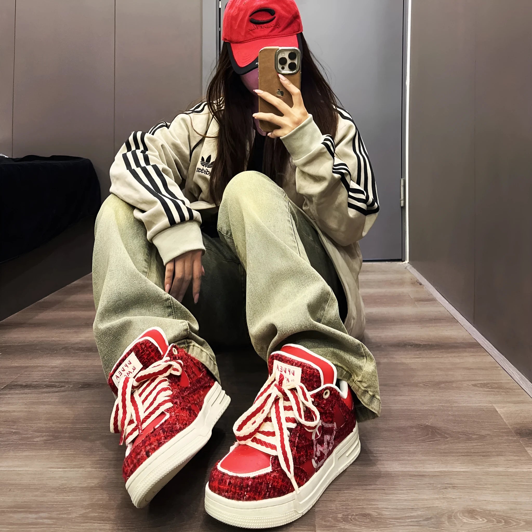 Women's creative all-match printed flat sneakers in M018 classic red with two-layer cowhide upper and platform heel