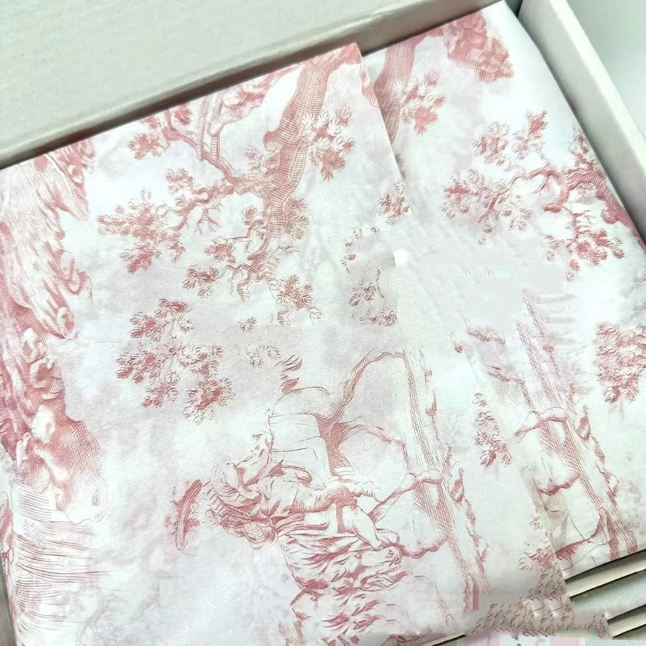 French romance mg tissue paper in retro style measuring 50x70cm in pink purple colour