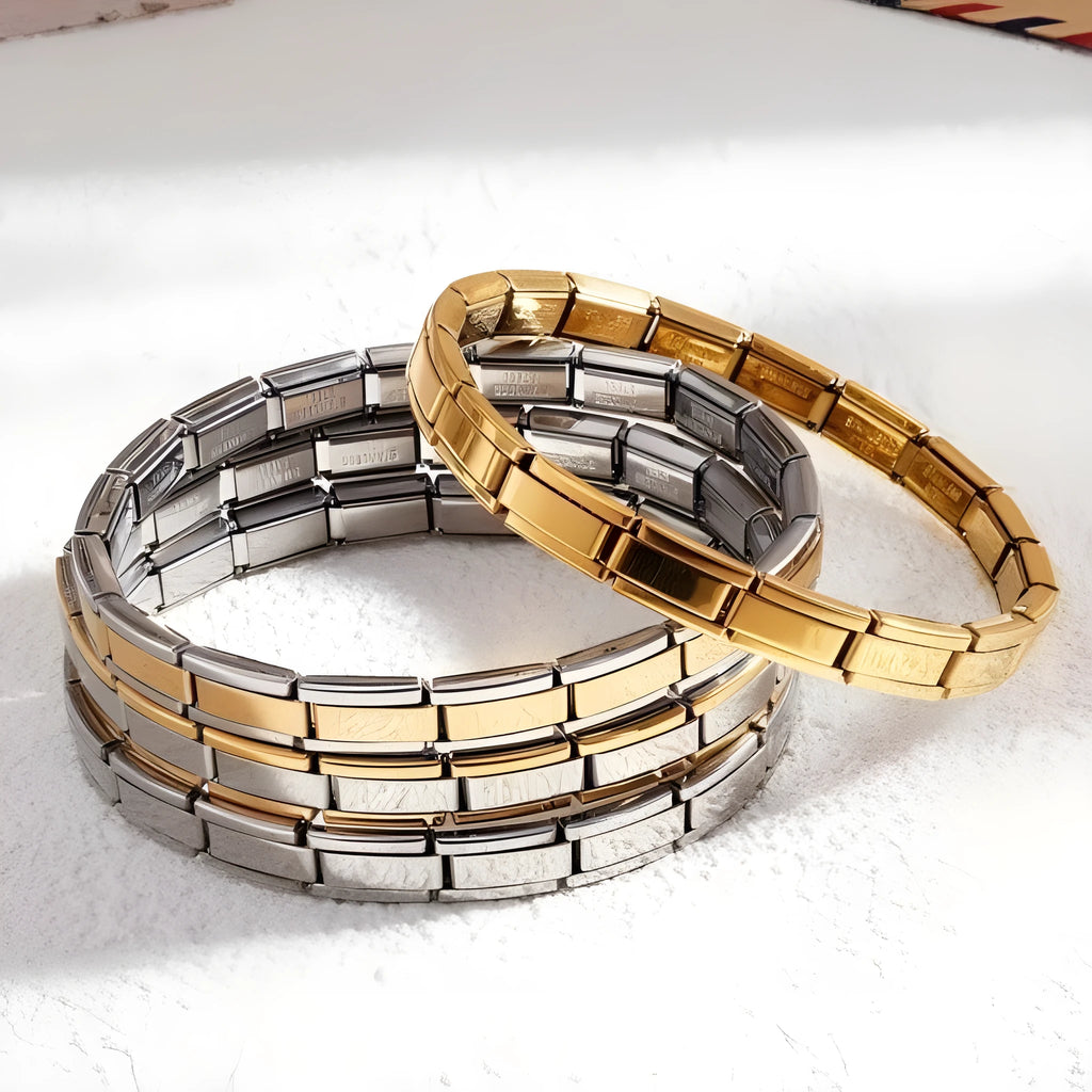 Stainless steel geometric unisex bracelet in steel colour with ring motif