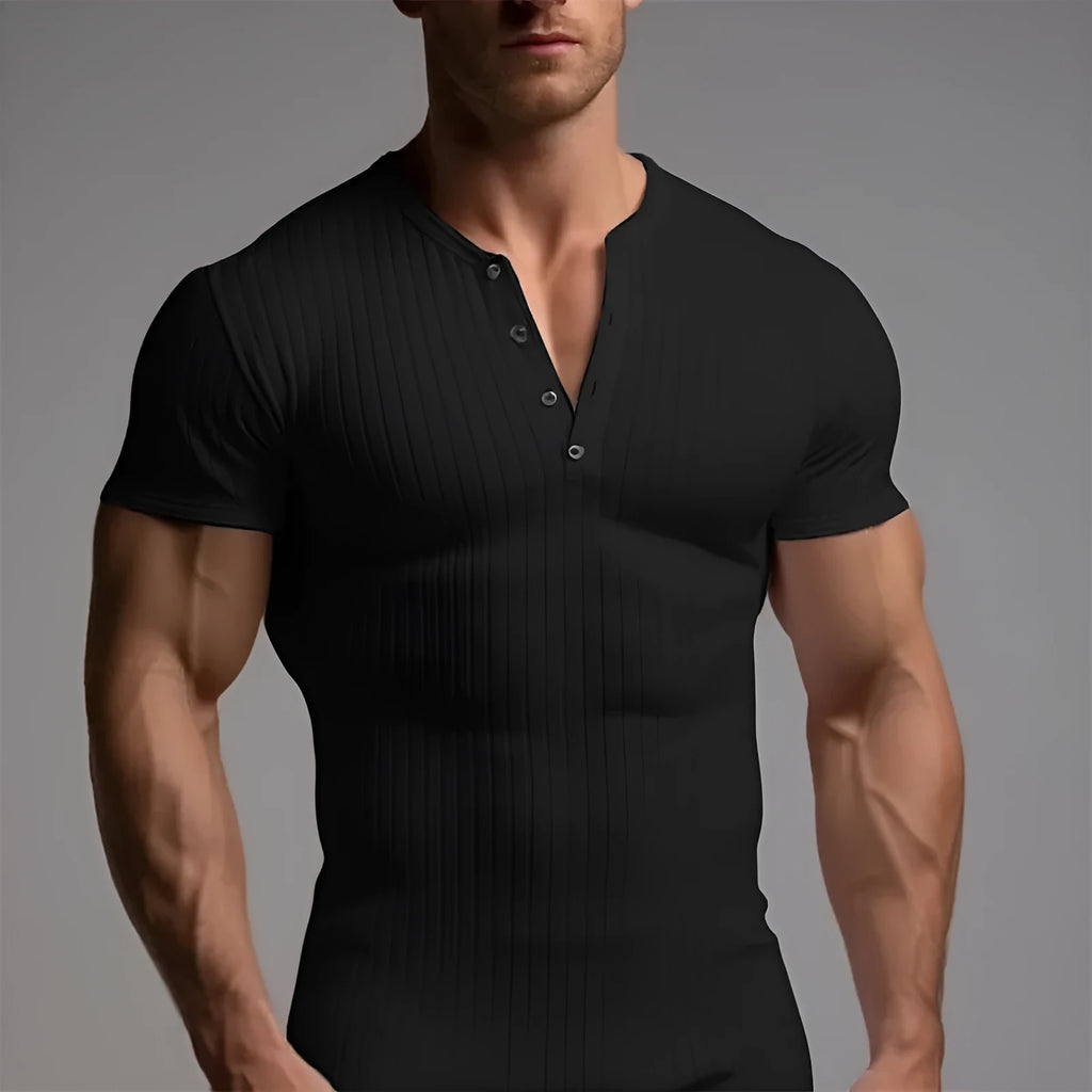 Men's slim-fitting solid colour muscle t-shirt in polyester fabric for sports wear.