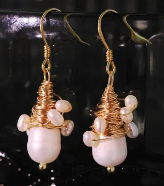 Handmade natural pearl wire-wrapped earrings in white, geometric round fairy style, for women