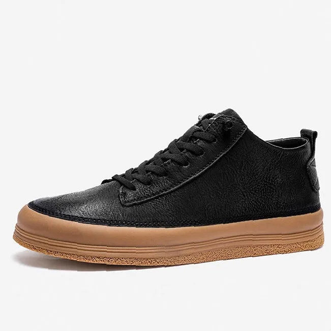 Men's black and white cowhide leather casual shoes with rubber soles and lace-up closure