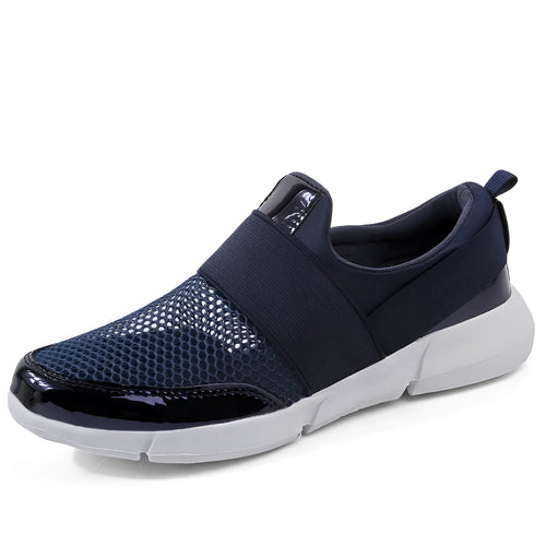 Low-cut women's casual sneaker in blue with mesh lining and lightweight PU midsole.