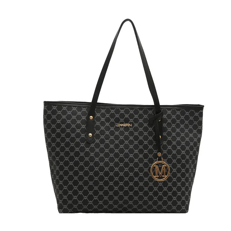 Western-style street trend shoulder bag in PU leather, shown in black with contrasting stitching.