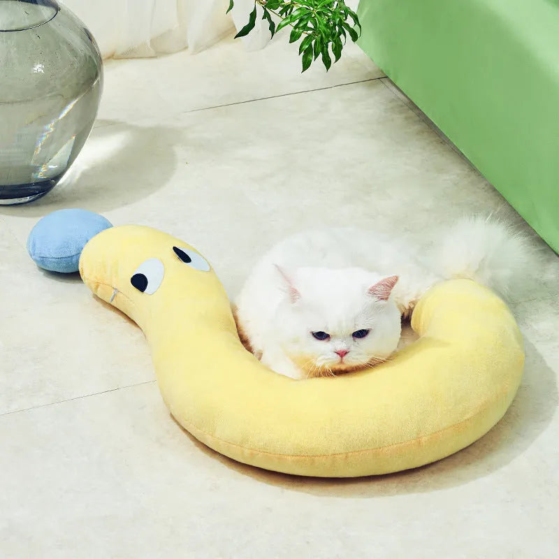 Blue pet sleeping pad measuring 62x39cm for cats and dogs