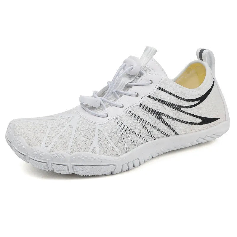 Men's and women's low-top breathable sports running shoes with a rubber sole in various colours