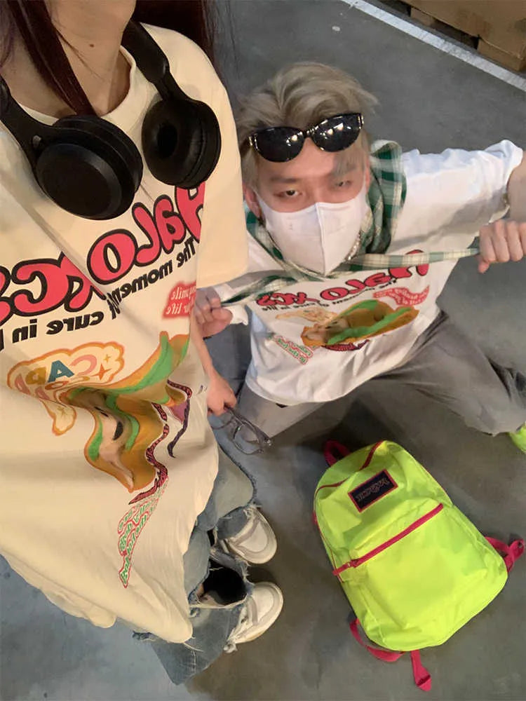 White cotton t-shirt with cartoon hamburger dog print, loose fit short sleeves for couple's casual wear