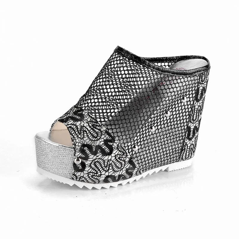 Korean style hollowed-heel platform flip flops in black, silver and gold colours with mesh upper