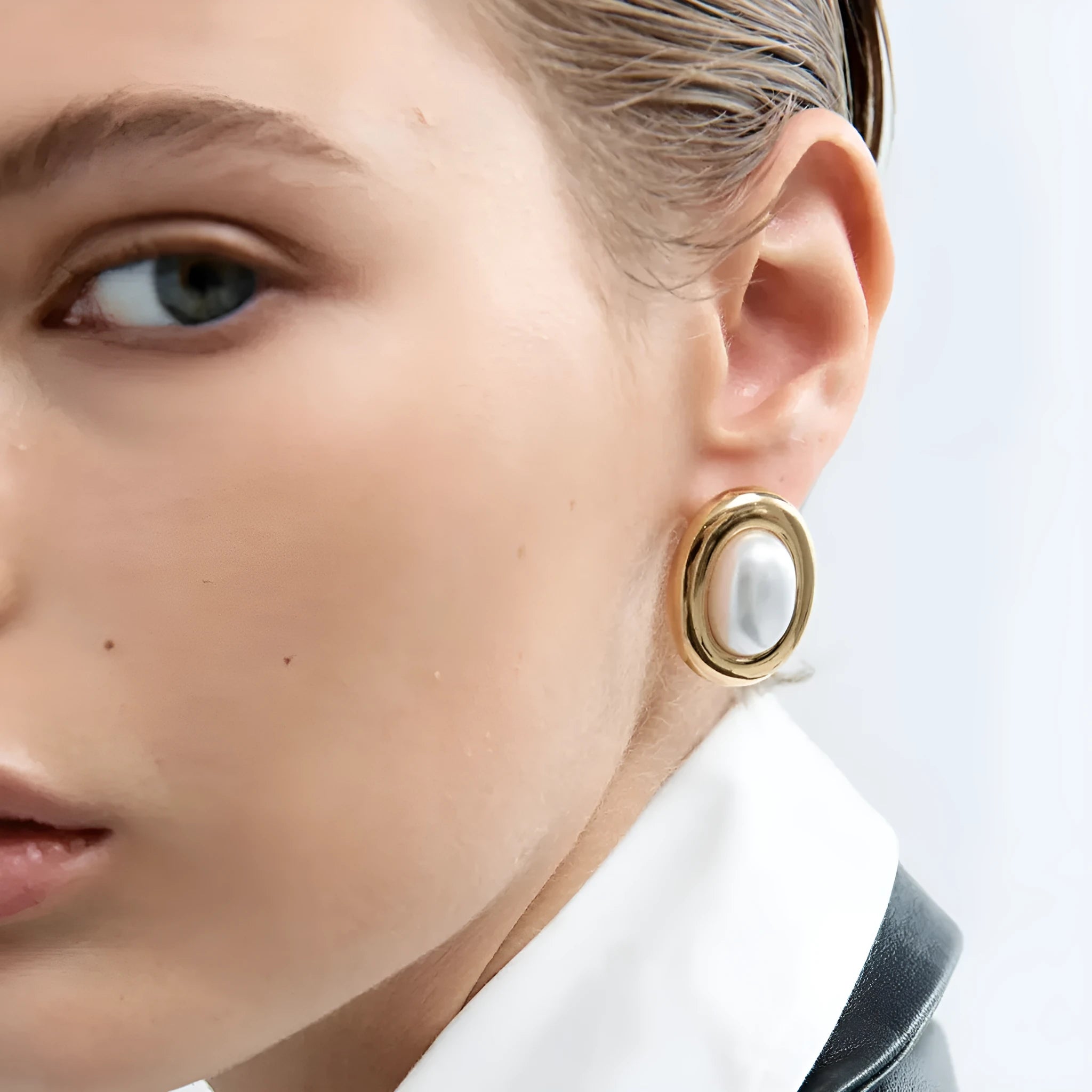 Stainless steel vintage pearl post ear studs for women with electroplated JDE0305051 finish