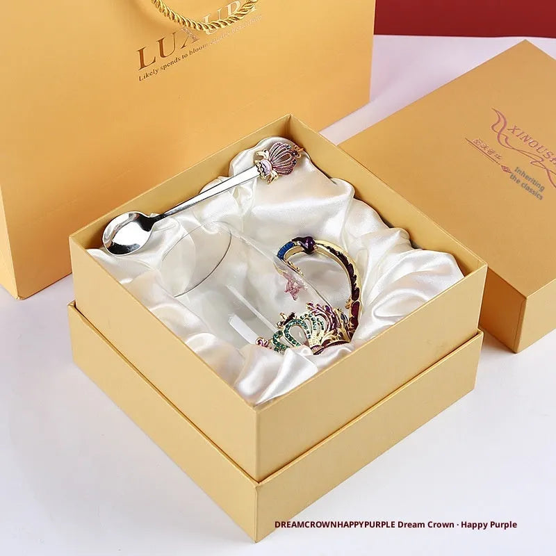 Round heat-resistant glass tea cup with enamel spoon, lid, and plate in solid colour, short cup style
