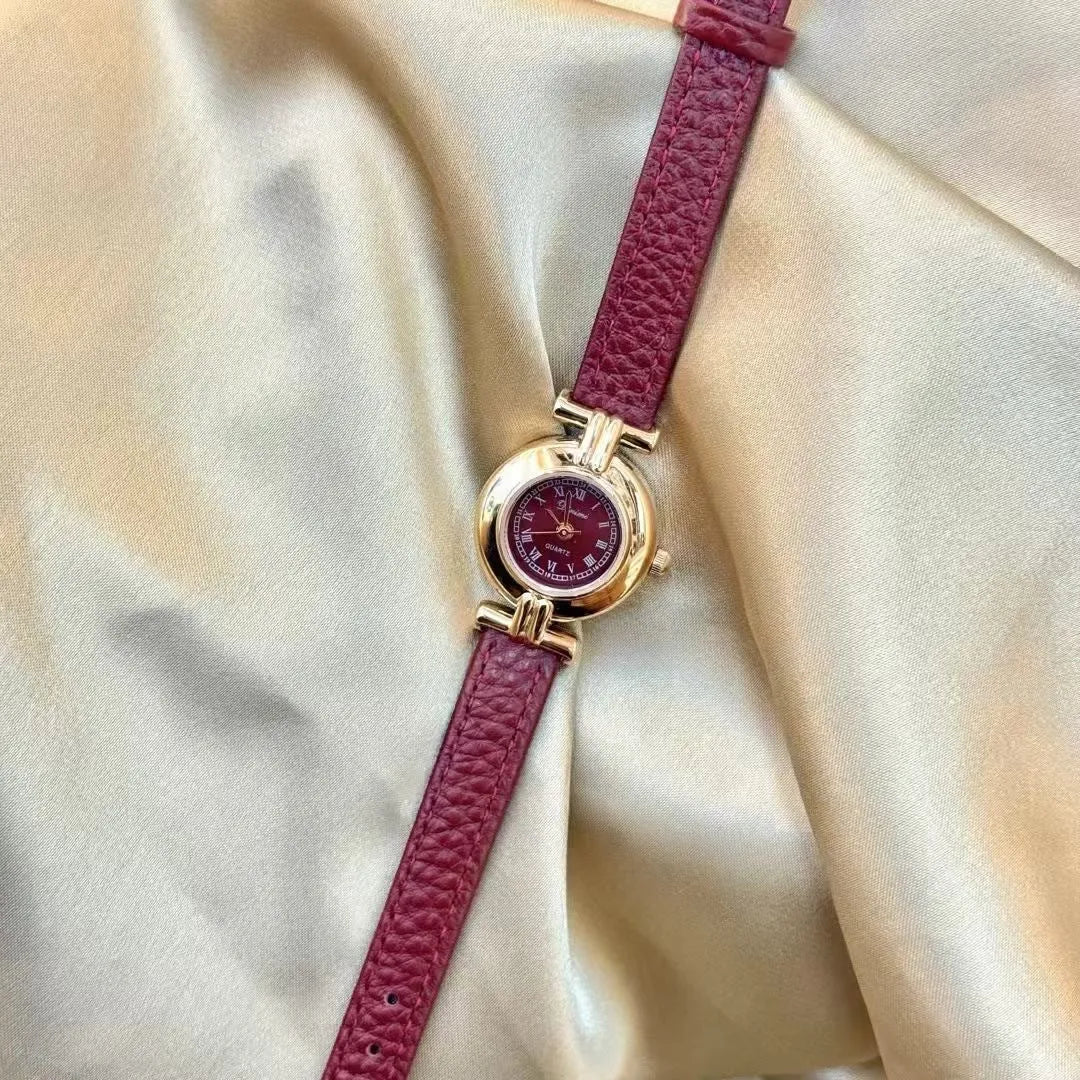 Alloy Chinese-style red women's watch with multiple design patterns and 8mm thickness