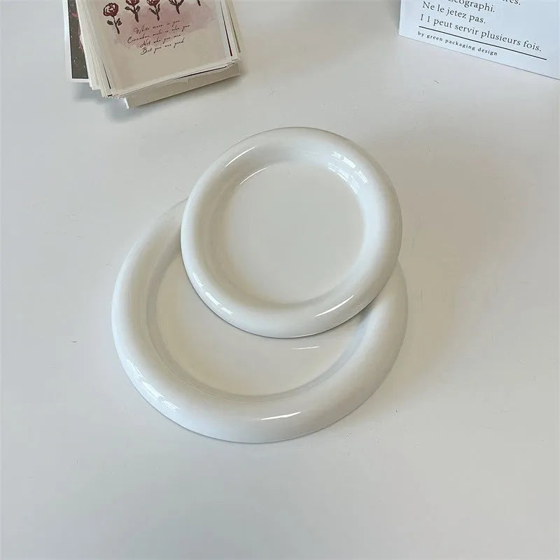 White porcelain plate with bear or round doodle design in 15cm or 20cm size, ins style.