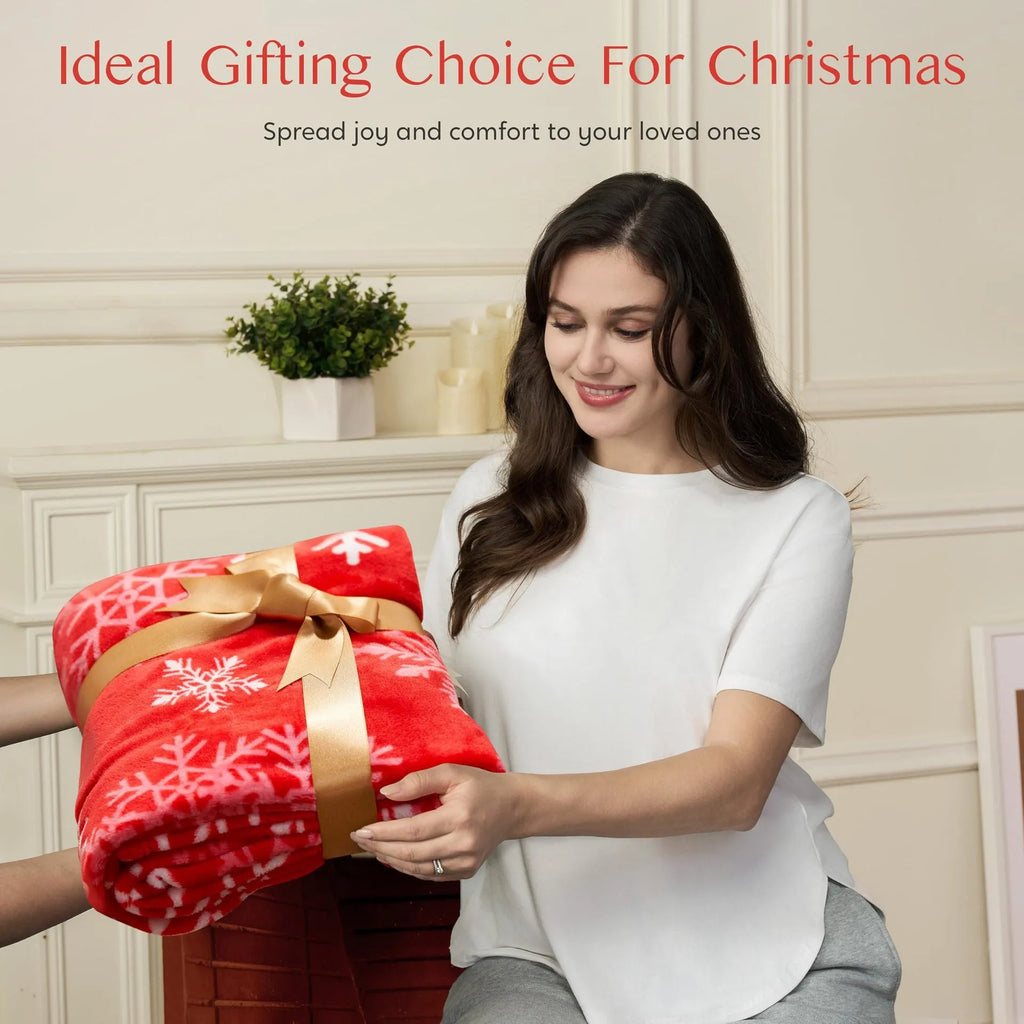 Soft flannel Christmas blanket in polyester fibre available in multiple sizes and colours