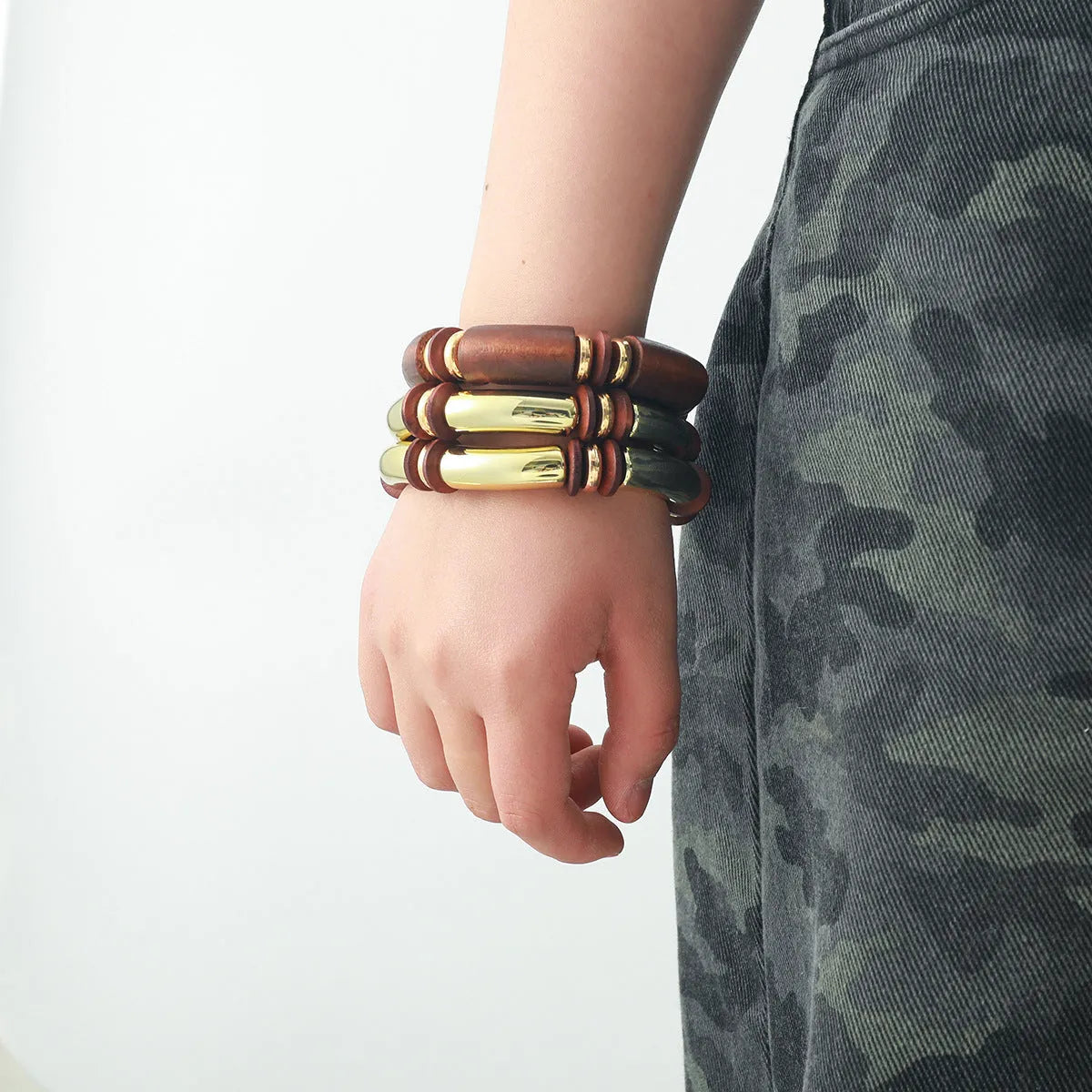 Women's multi-layer wooden necklace and bracelet set with alloy construction