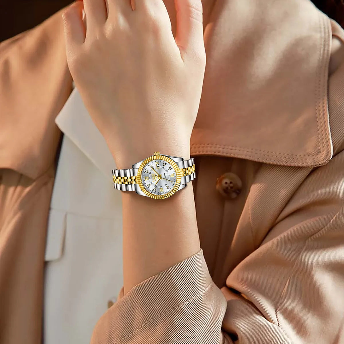 Women's waterproof quartz watch with 10mm case in gold or silver with contrasting dial colours