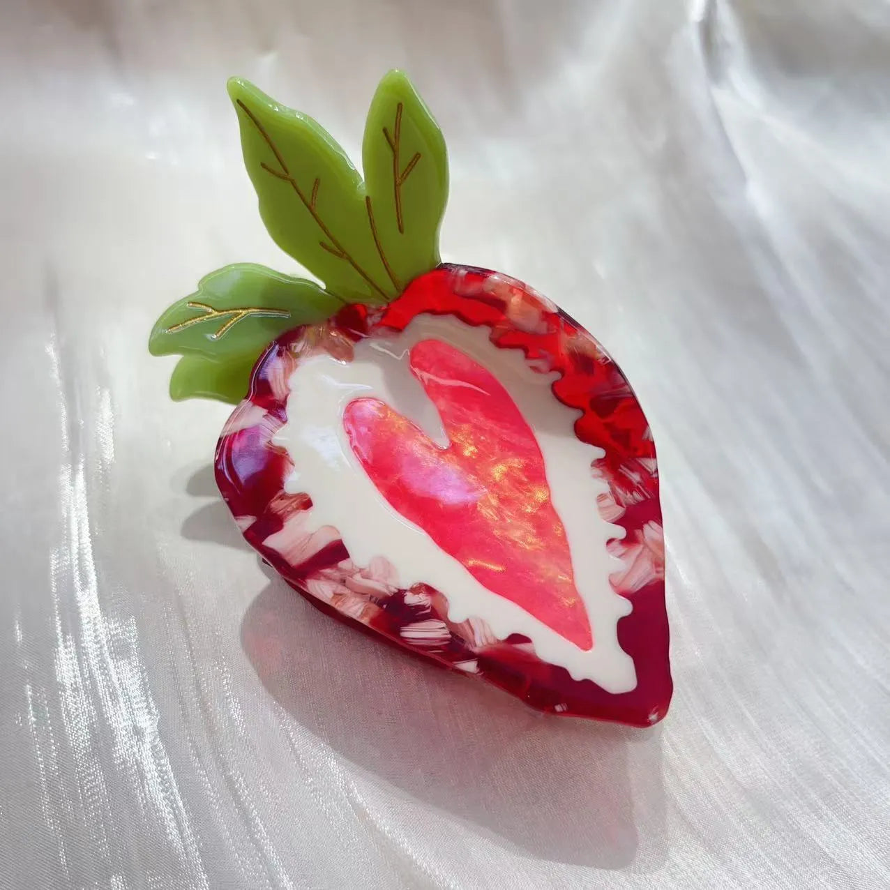 Manual craft strawberry shape hairpin in red or pink colour, pastoral style girls' hair accessory.