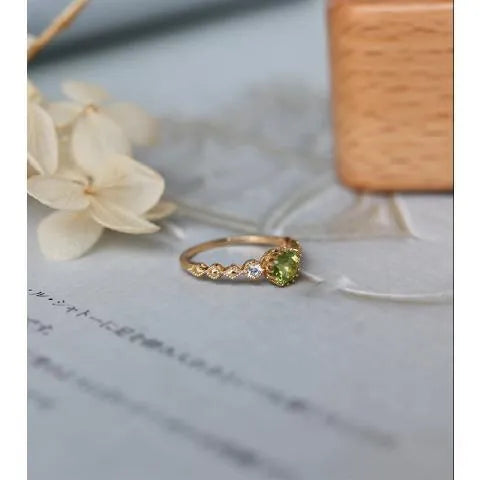 Japanese style geometric copper ring with quadrilateral imitation peridot design