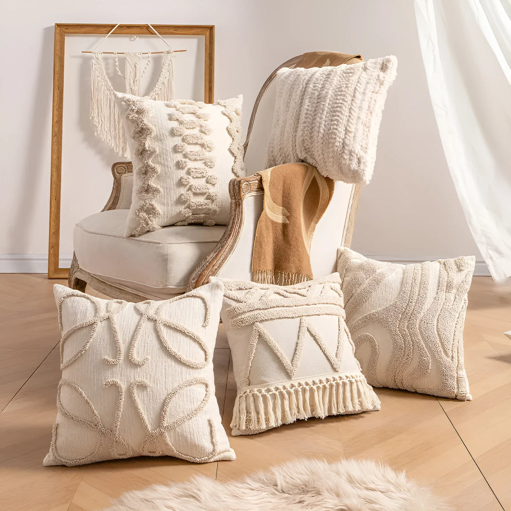 Knitted tassel pillow cover with striped pattern in bow design, 45x45cm size